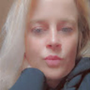 Meet your Posher, Angie